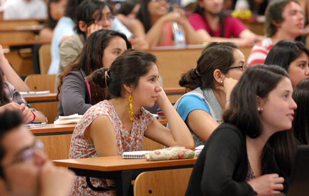 U. de Chile ofrece 500 cupos para estudiantes destacados que no alcanzan el ingreso por PSU