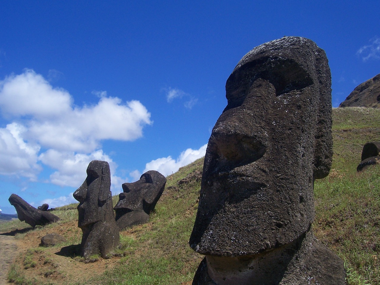 Estudio dice que habitantes de Rapa Nui no tuvieron contacto con sudamericanos antes de la llegada de los europeos